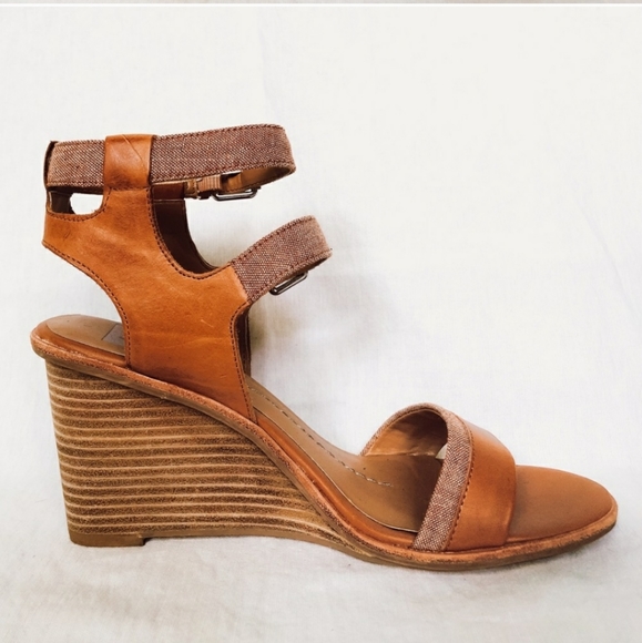 Dolce Vita Cassie Honey Brown Wedge Sandals - Picture 9 of 12